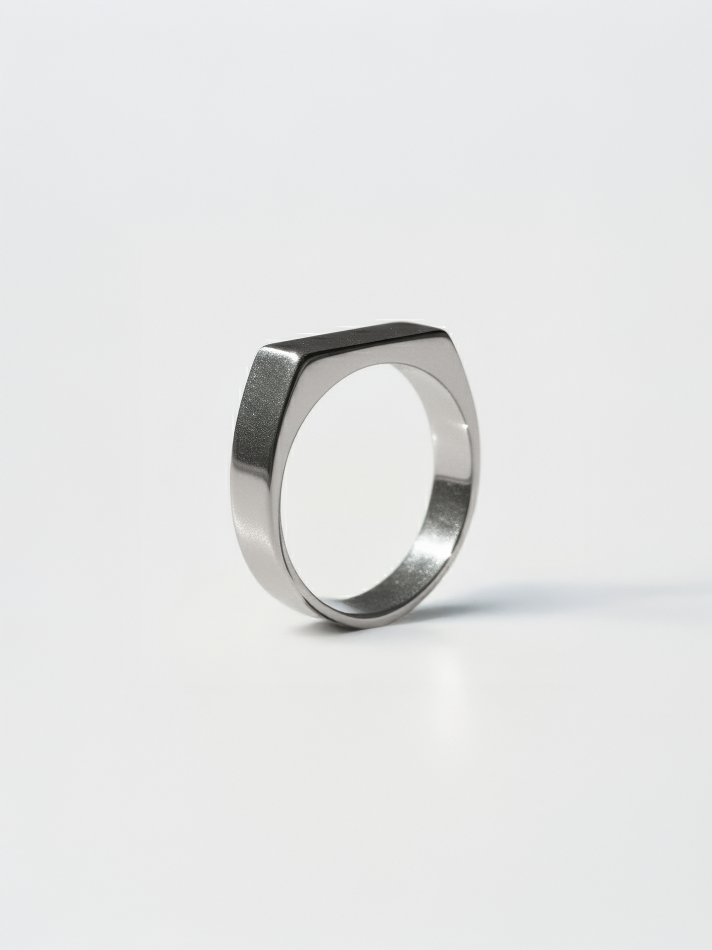 Bague Stèle